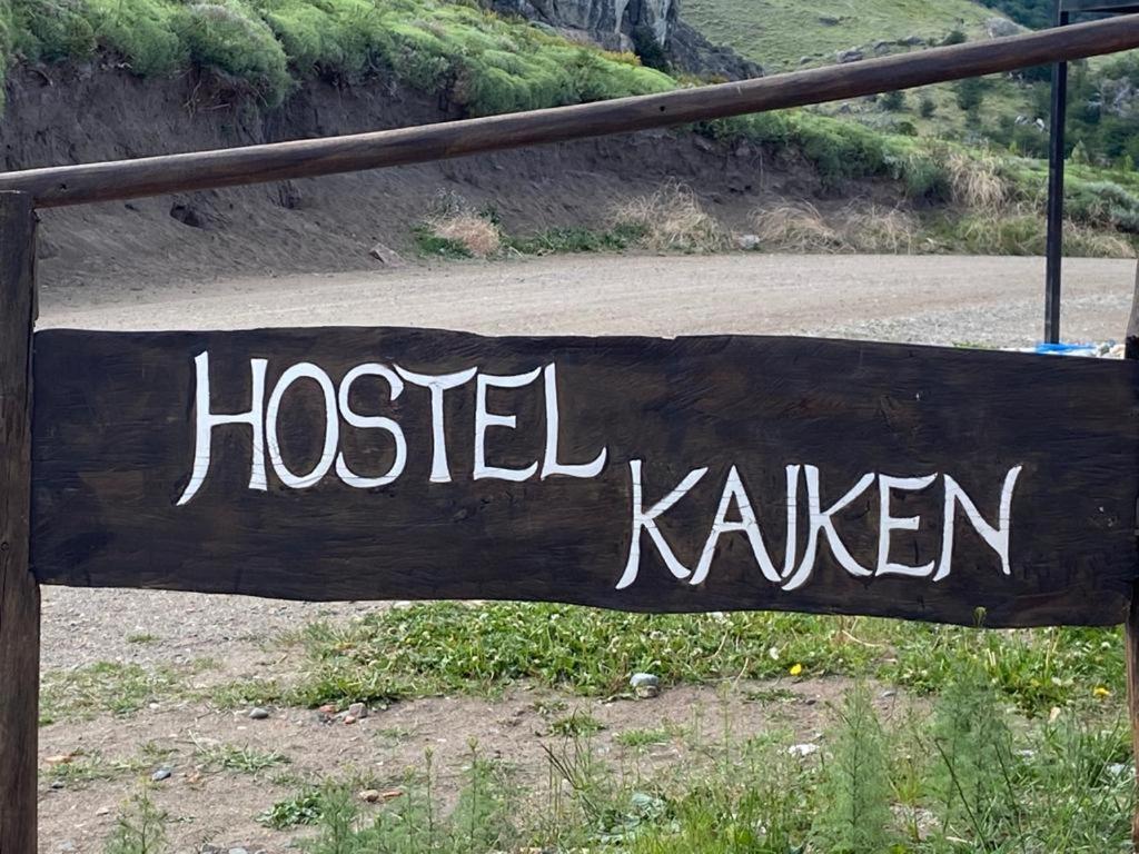 Kaiken - Hostel & Departamentos Эль-Чальтен Экстерьер фото